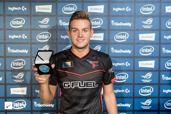 首发后场重 首发后场重