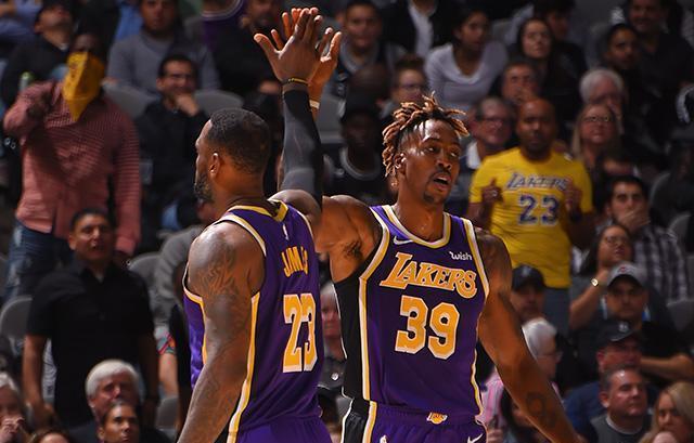 斯完成撞墙 斯完成撞墙